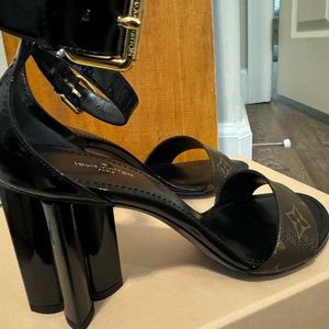 Louis Vuitton Silhouette Monogram Sandals